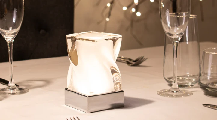 洗練された空間を創るコードレステーブルランプの特徴