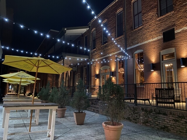 照明で集客力は変わる｜夜間の店舗を魅力的に見せる演出テクニック